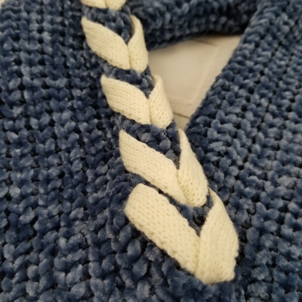 Gee Gee Shoe lace Sleeve Sweater - Picture 6 of 7